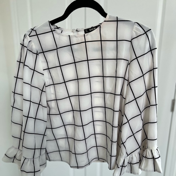 Sophisticated career business top - Picture 1 of 4